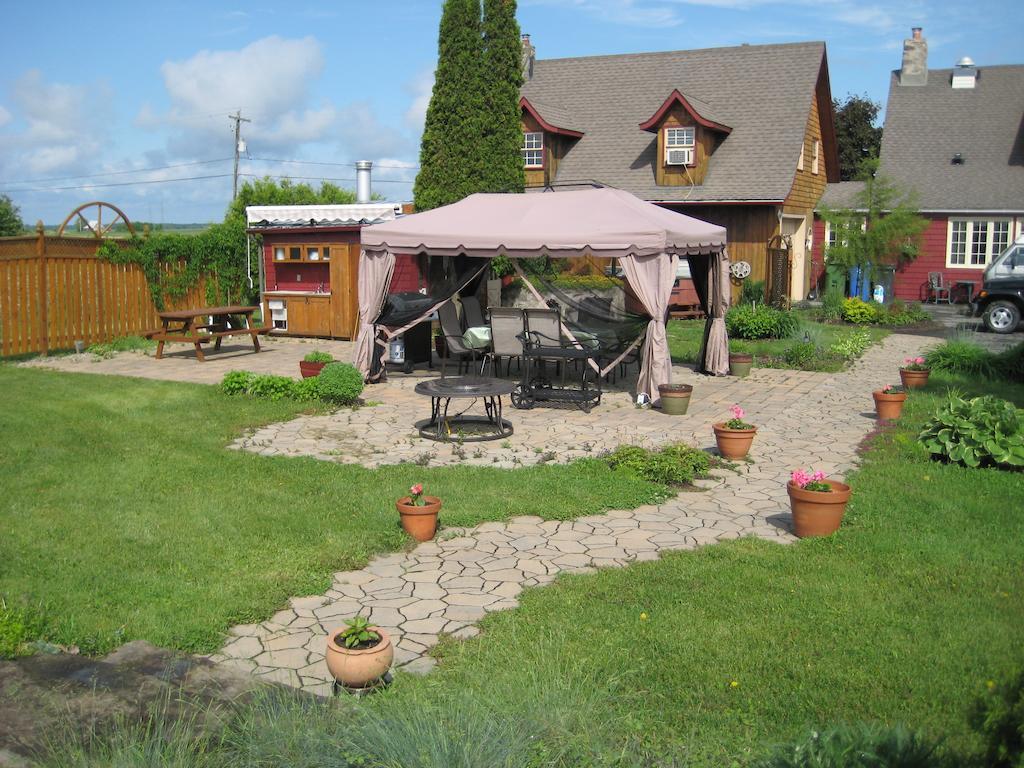 Eden Sur Terre Bed & Breakfast Marieville Luaran gambar